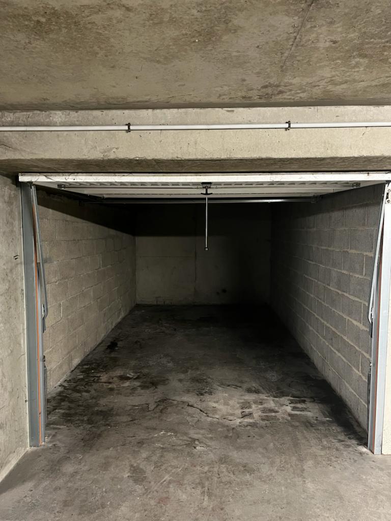 Garage fermé en sous-sol Route des Romains