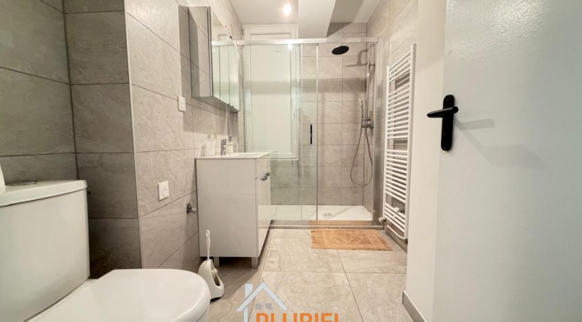 WhatsApp Image 2025-12-11 at 16.44.298