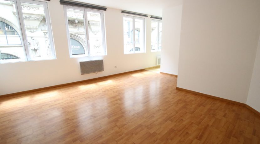 photo_17c2380bc01b5be453e38f85d59389ed