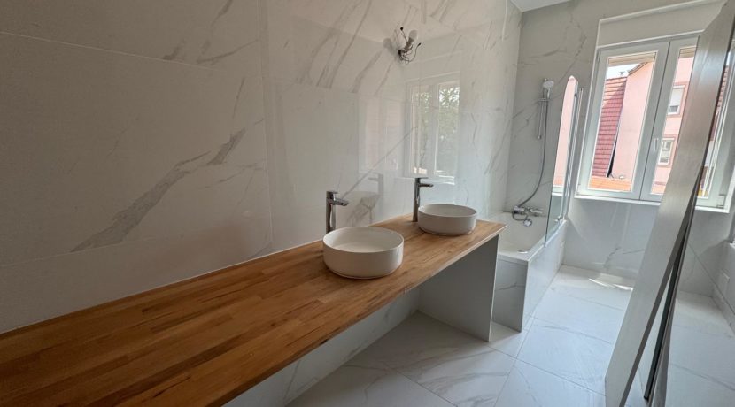 photo_47ef9d170e7c9eb0c3f188774686a467