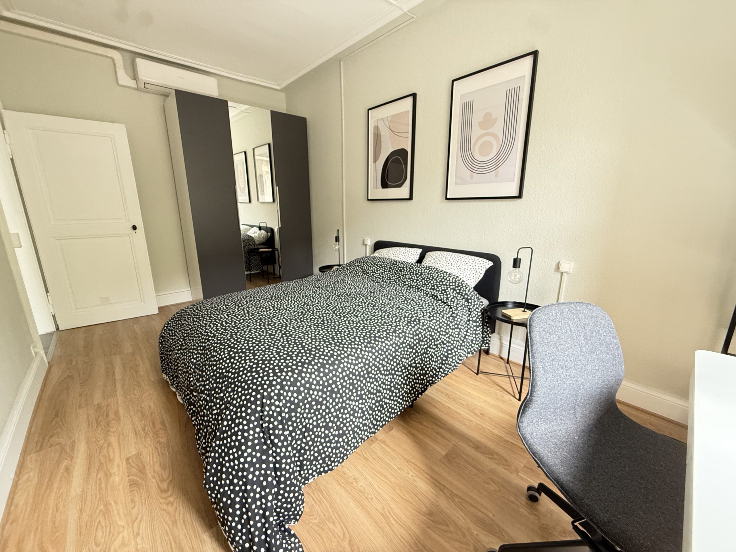 photo_67487e69fb076b67f6b72f9eea803e72