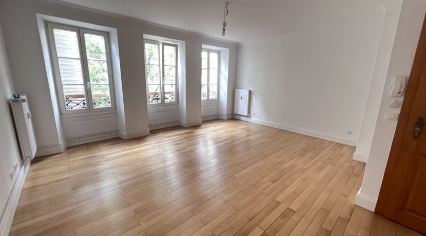 photo_84d33fca2a135950bad572d0ac72173c