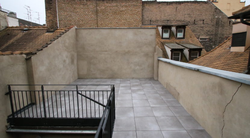 photo_a07fd10cbbee04449bb915fc146c7cb2