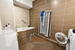 salle_de_bain_moderne_et_lumineuse