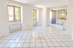 Appartement moderne lumineux avec cuisine ouverte
