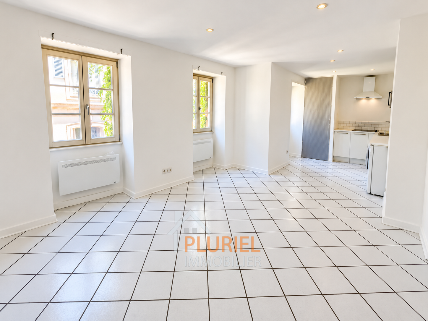 Appartement moderne lumineux avec cuisine ouverte