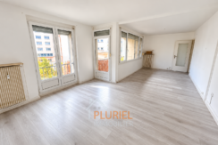 Appartement moderne lumineux et vide
