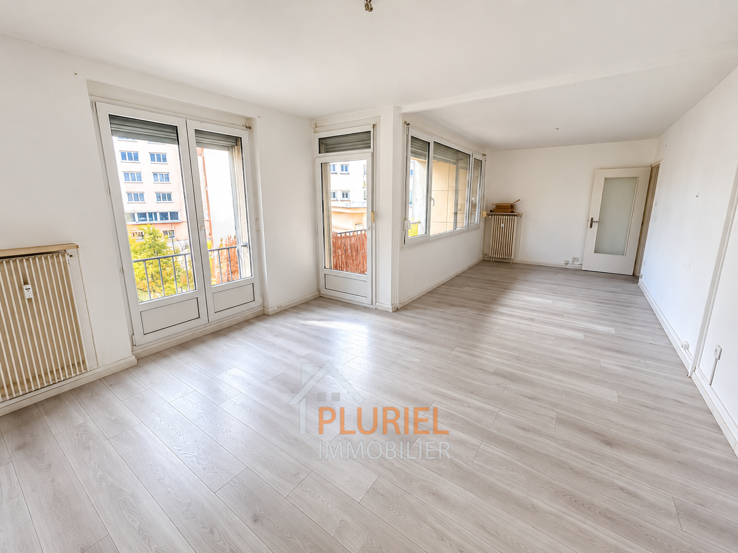 Appartement moderne lumineux et vide