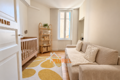 Chambre d’enfant scandinave lumineuse