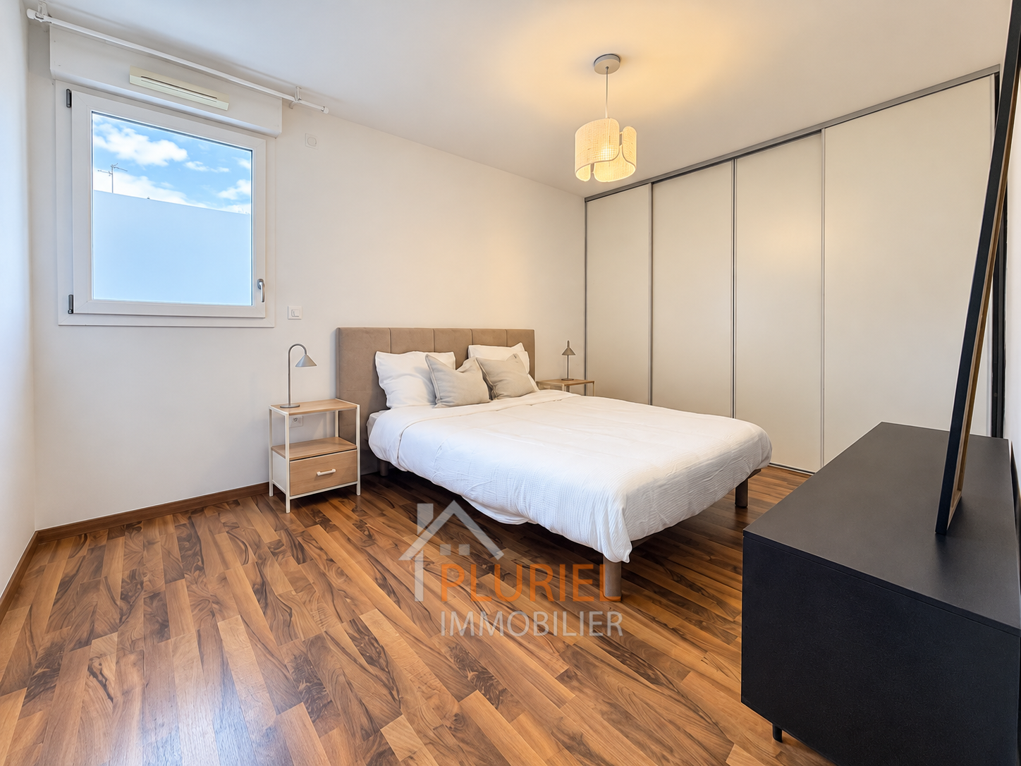 Chambre moderne minimaliste scandinave (1)
