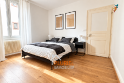 Chambre scandinave lumineuse et épurée-2