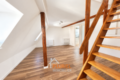 Loft mansardé lumineux et épuré