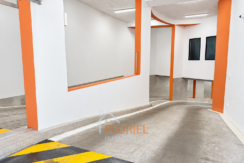 Rampe de parking moderne aux accents orange (1)