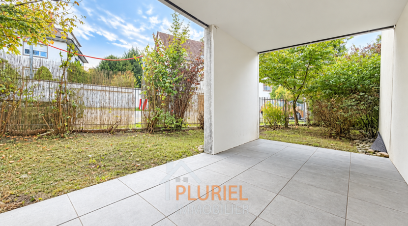 Terrasse couverte avec jardin privé